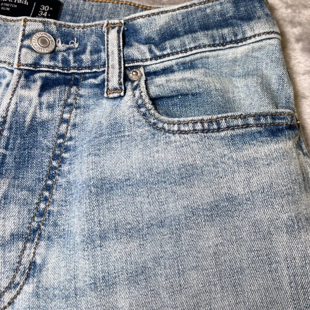 Abercrombie & Fitch Mens Size 30x34 Athletic Slim Jeans Signature Stretch Casual